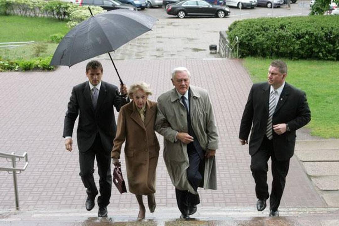 Linki tinkamai atstovauti Lietuvai užsienio politikos srityje