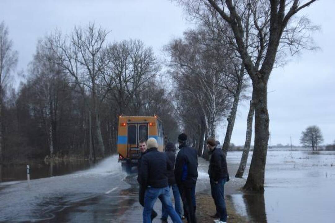 Potvynis pamaryje virto pramogų fiesta (papildyta)