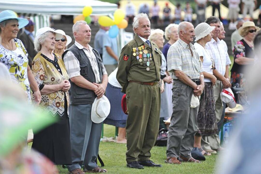 Paties rankų darbo slidės – ištikimos tremtinio palydovės