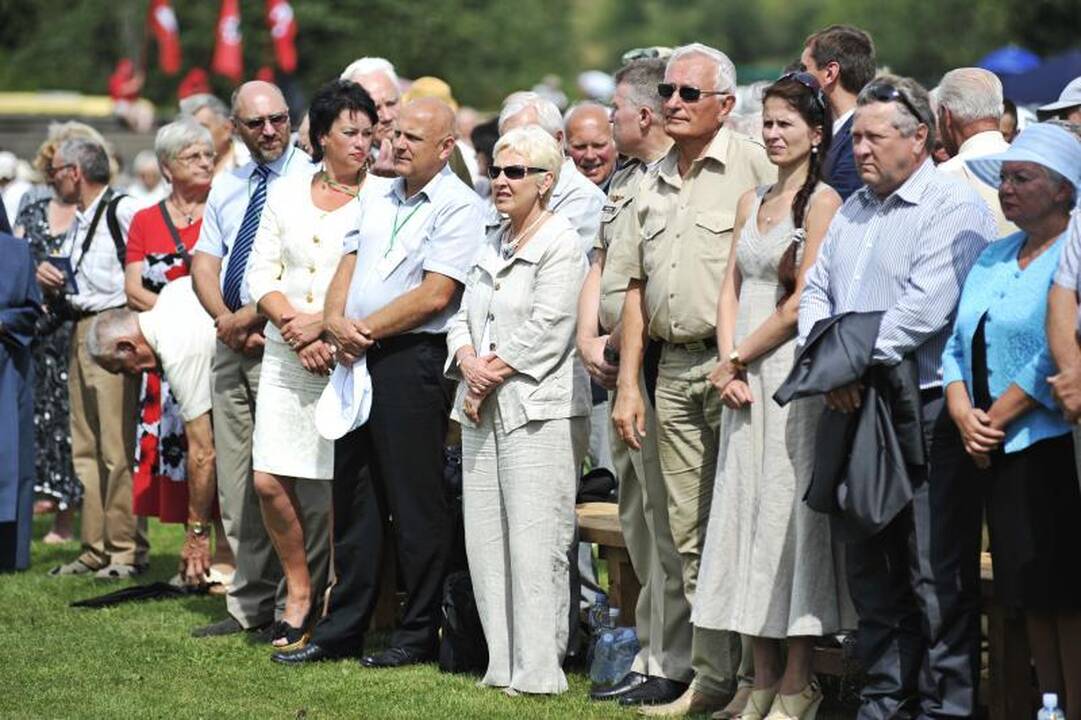 Paties rankų darbo slidės – ištikimos tremtinio palydovės
