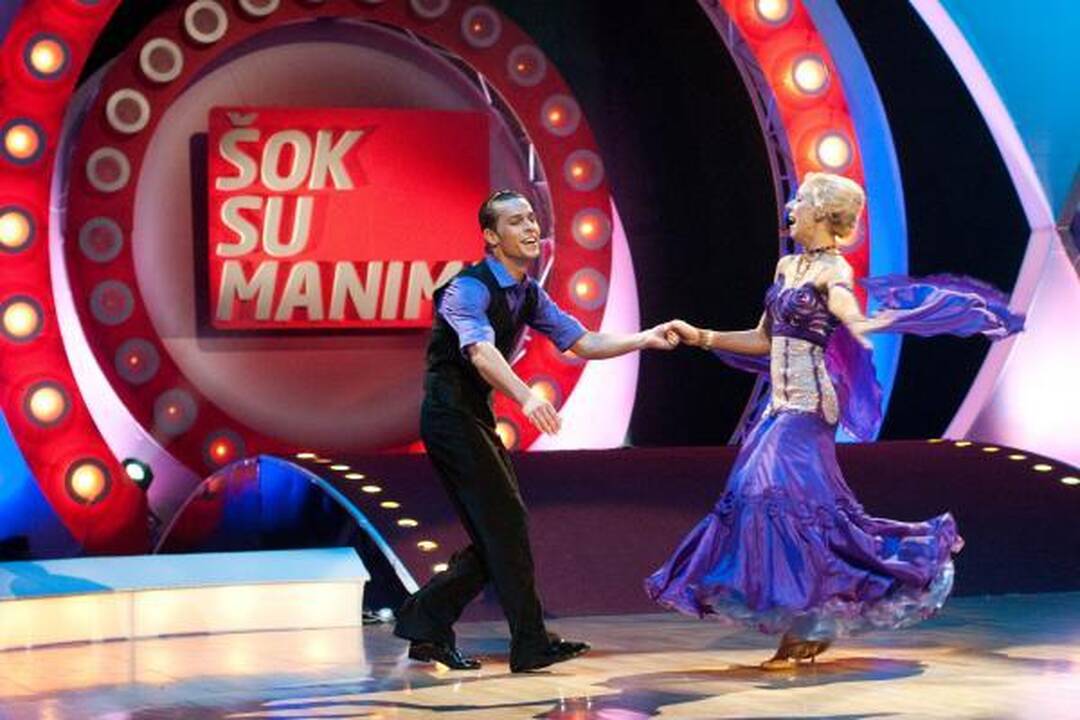 "Šok su manimi" ir 10 tūkst. eurų laimėjo D.Montvydas ir K.Voropaj