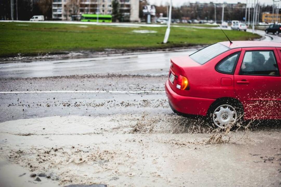 Apgailėtinomis Kauno gatvėmis susirūpino ir policija