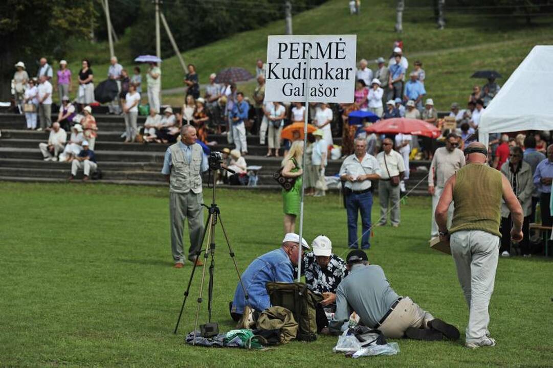 Paties rankų darbo slidės – ištikimos tremtinio palydovės
