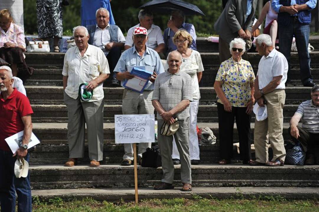 Paties rankų darbo slidės – ištikimos tremtinio palydovės