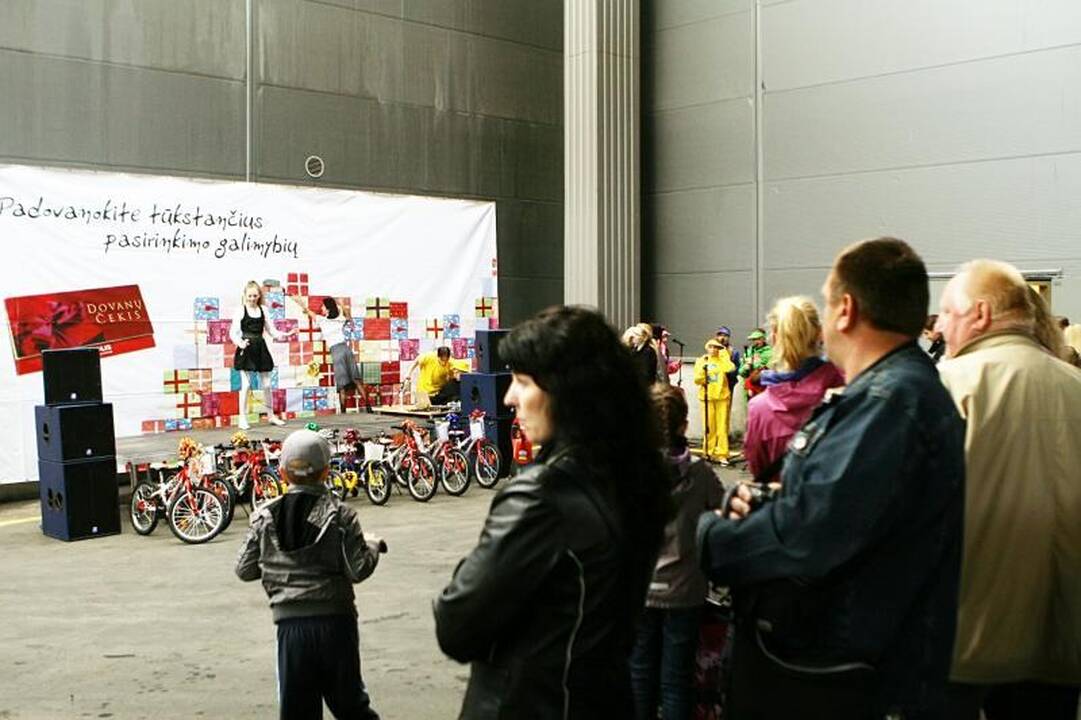 Mažieji klaipėdiečiai varžėsi triratukų ir paspirtukų lenktynėse