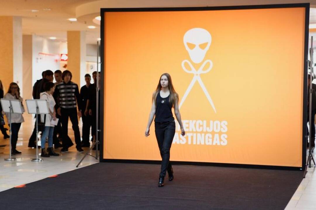 „Infekcijos kastinge“ modelių ieškos dizaineriai ir fotografai