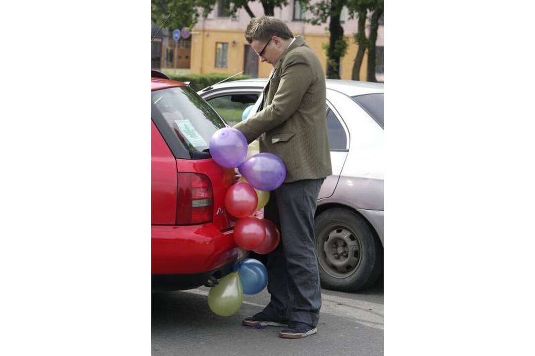 Abiturientai švenčia paskutinį skambutį