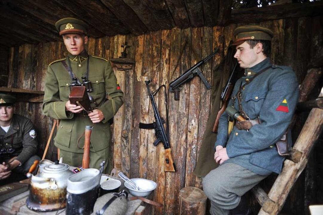 Paties rankų darbo slidės – ištikimos tremtinio palydovės