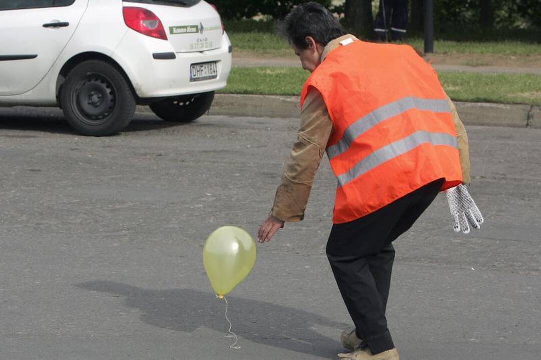 Abiturientai švenčia paskutinį skambutį