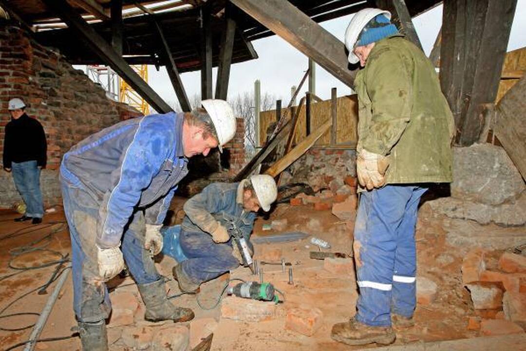 Nuo Kauno pilies nukelta kepurė, atstatymo darbai baigsis vasarą