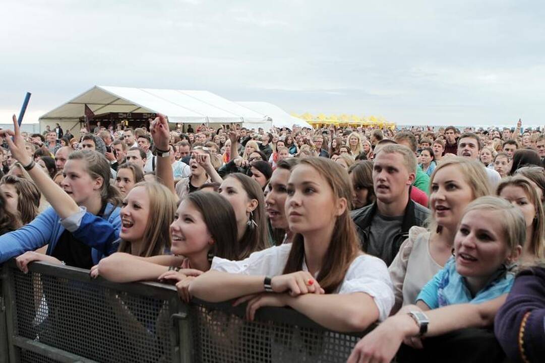 Grupė „Hurts“ virpino festivalio dalyvių širdis