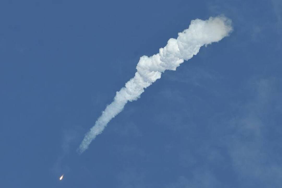Rusijos raketa iškėlė į orbitą kapsulę su trijų žmonių įgula