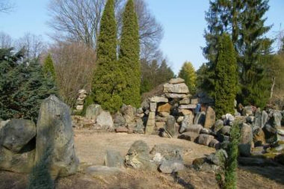 Akmenų kolekcininko V.Into sodyba – kultūros vertybė