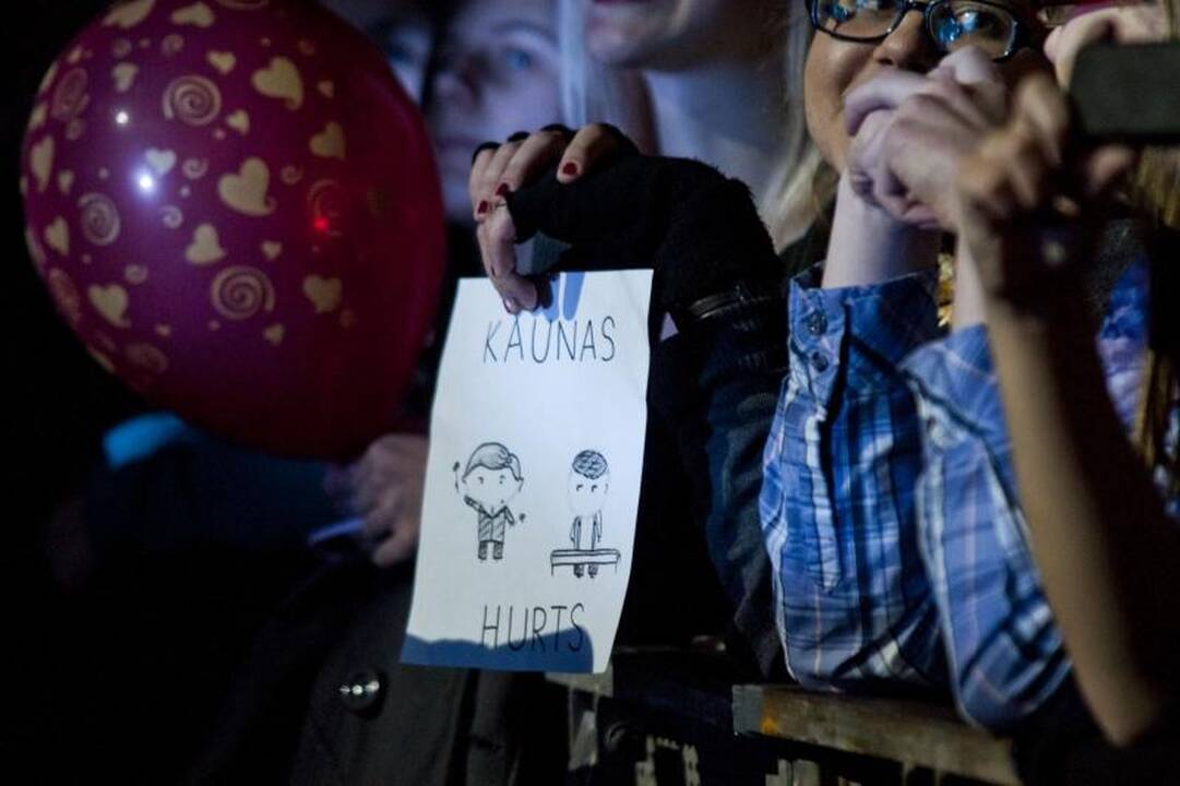 Stilingųjų „Hurts“ koncertas – su Lietuvos vėliava