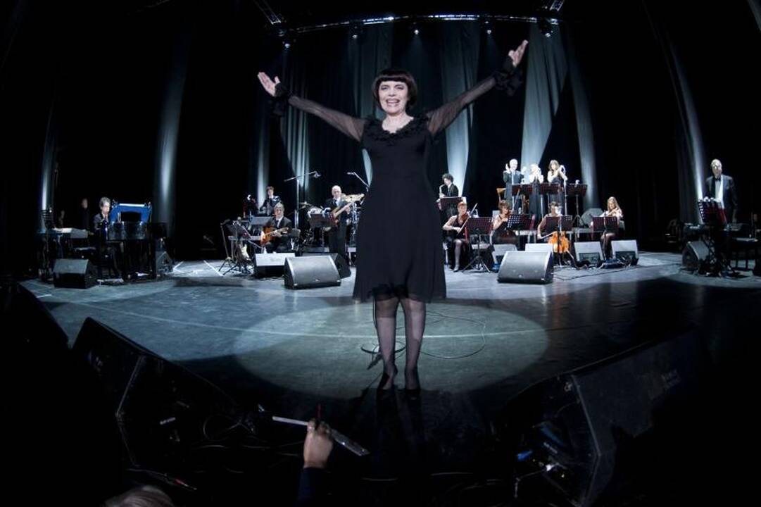 „Žalgirio“ arenoje M.Mathieu dainų klausėsi ir jos mama