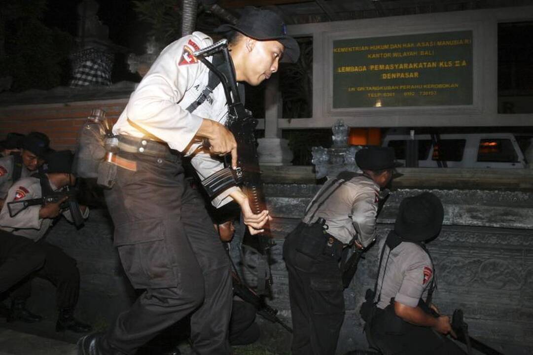 Indonezijos policija malšina kalinių riaušes Balyje
