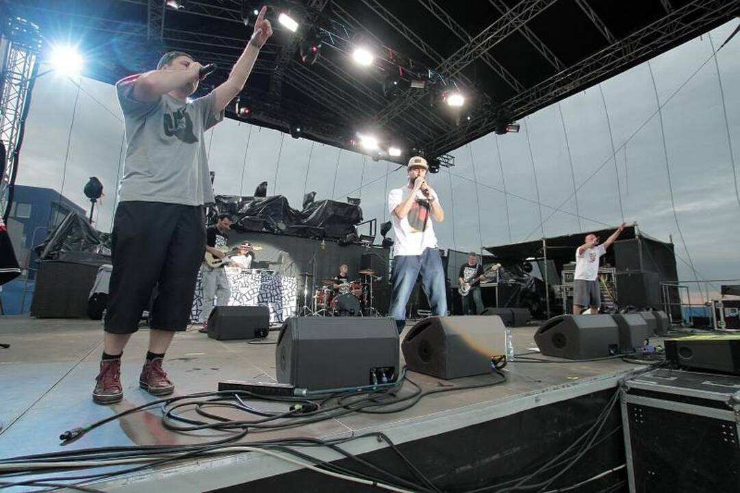 Grupė „Hurts“ virpino festivalio dalyvių širdis