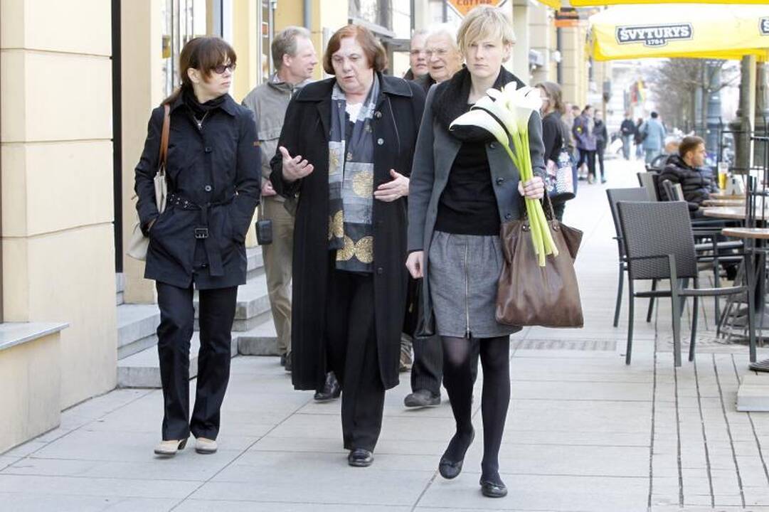 Lietuva atsisveikina su V. Šapranausku (papildyta)