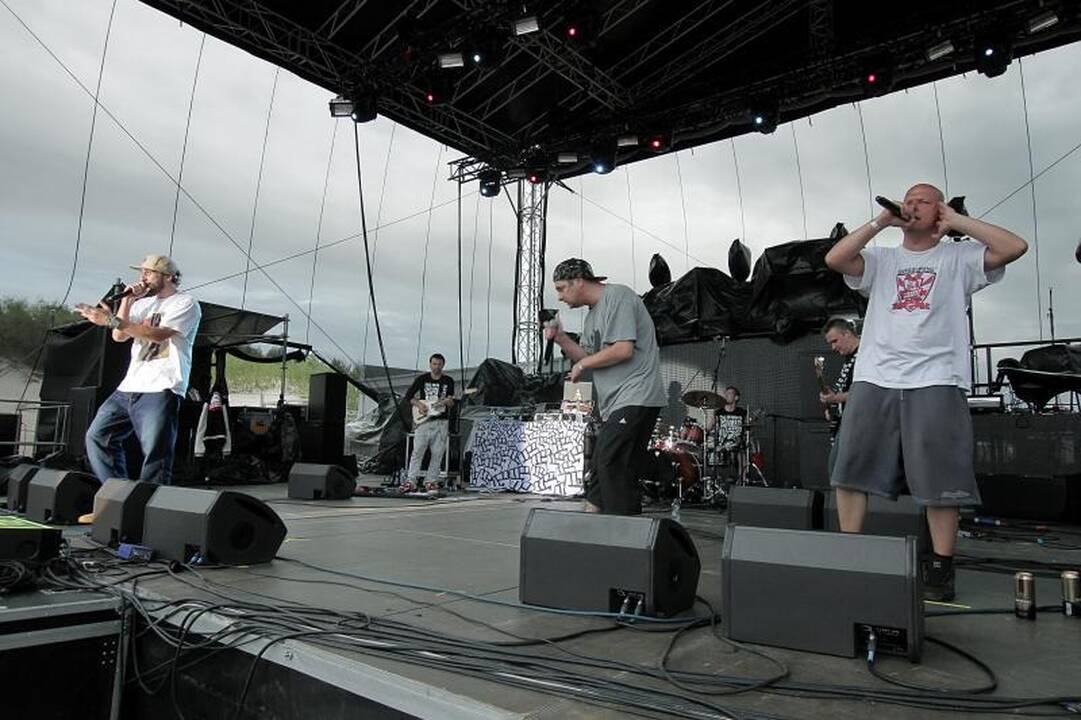 Grupė „Hurts“ virpino festivalio dalyvių širdis