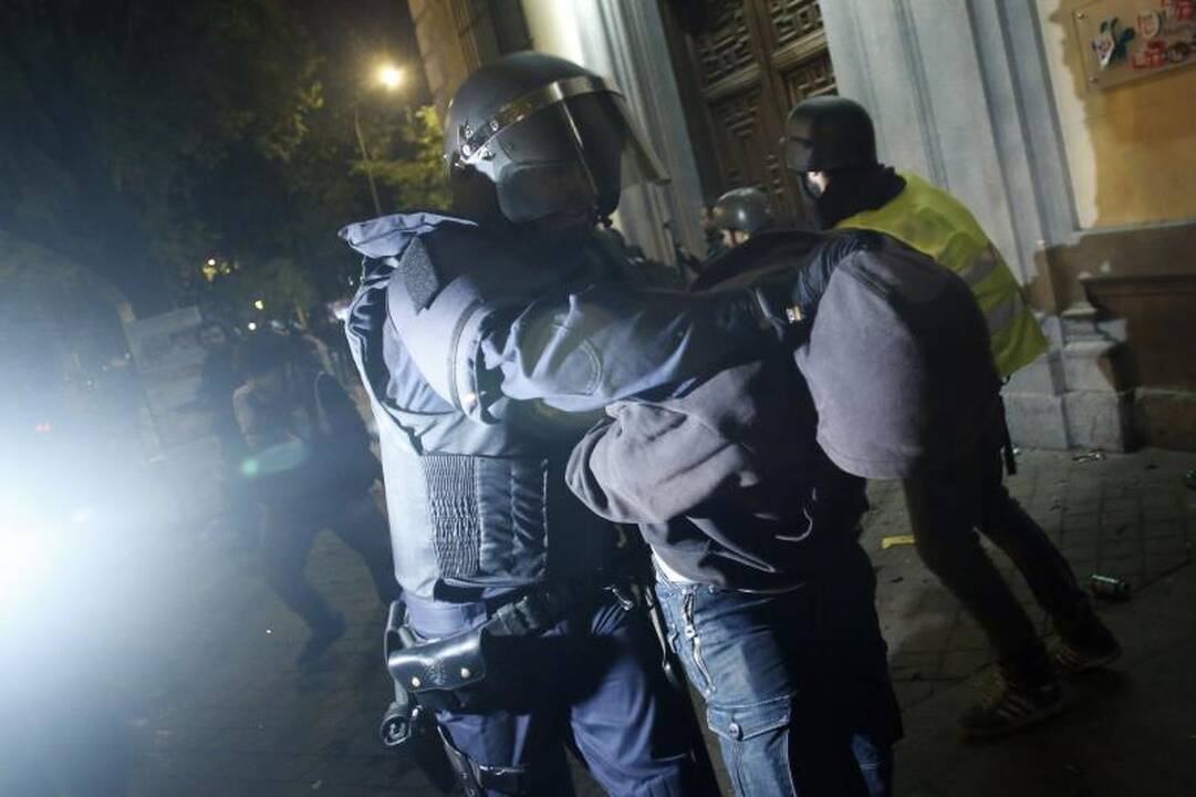 Ispanų protestuotojai susirėmė su policija