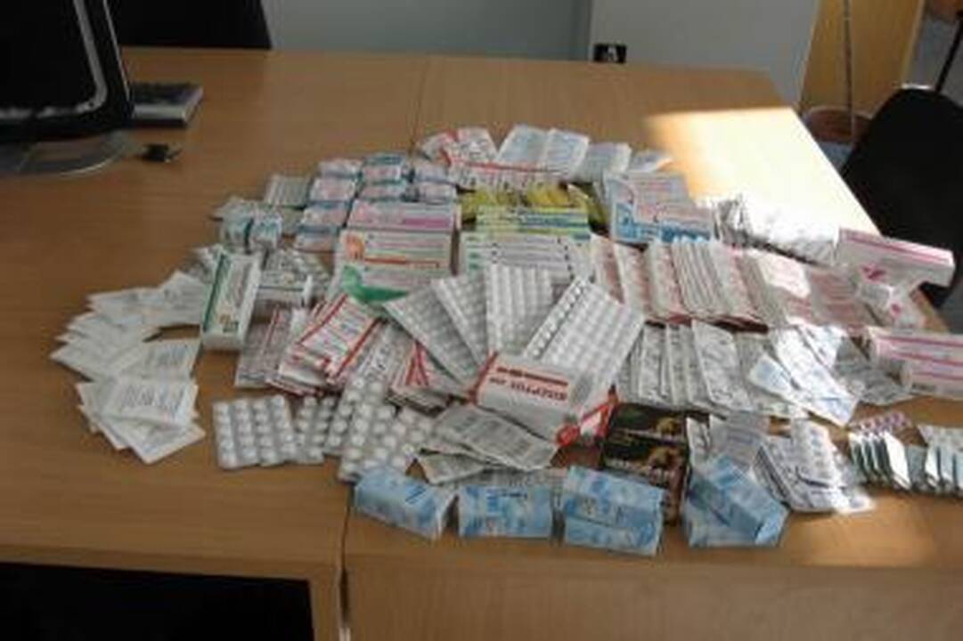 Vilniuje sučiupti be licencijos vaistus pardavinėję “farmacininkai”