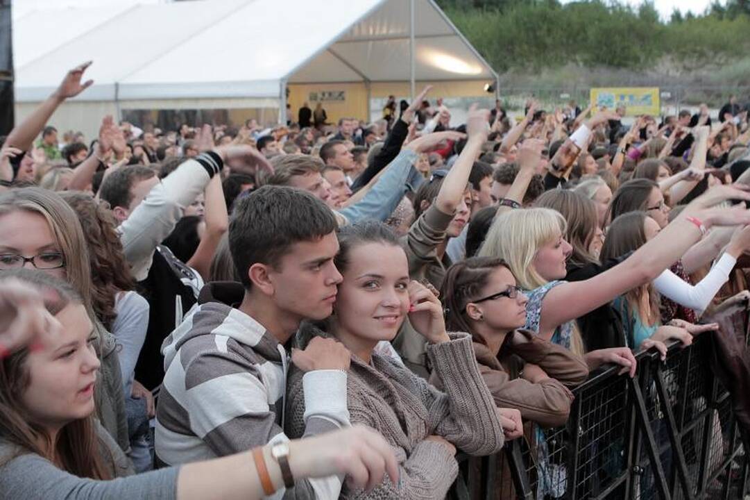Grupė „Hurts“ virpino festivalio dalyvių širdis