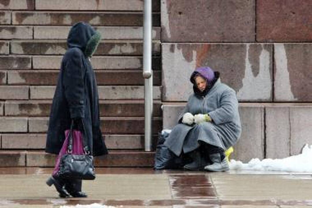 30 tūkst. iš socialinių pašalpų gyvenančių žmonių gali likti be paramos