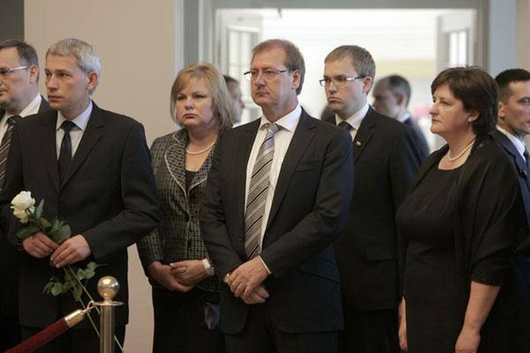 A.Brazausko laidotuvės - gedulas išsisklaido už kampo