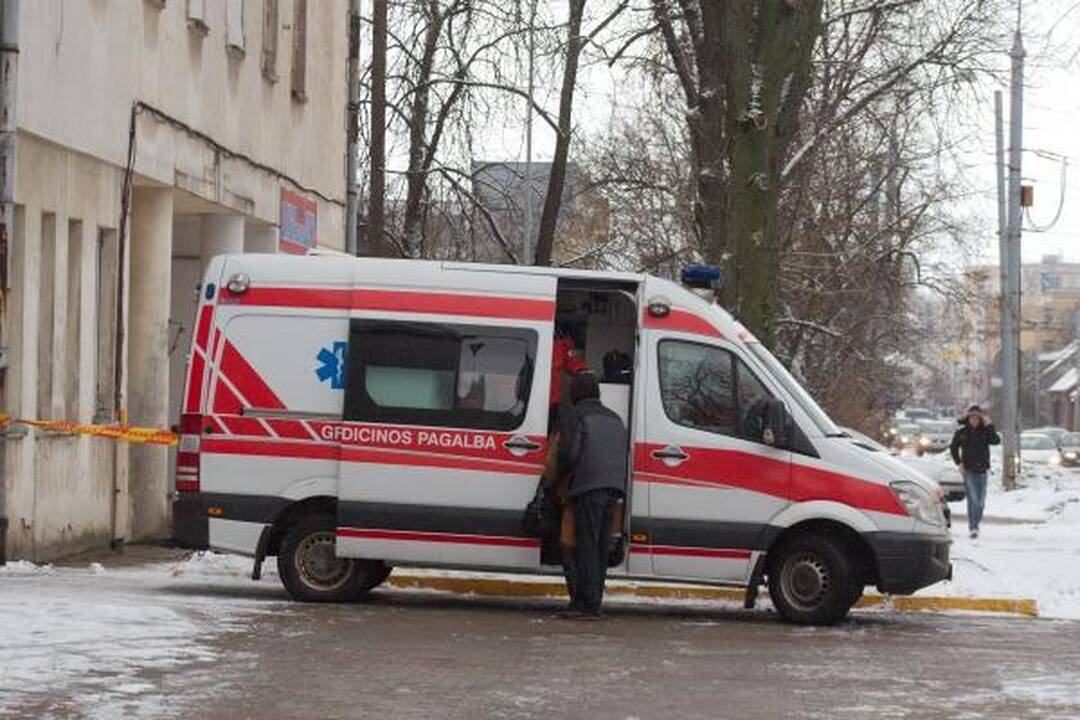Vilniuje užsimušė iš ketvirto aukšto iškritusi trimetė