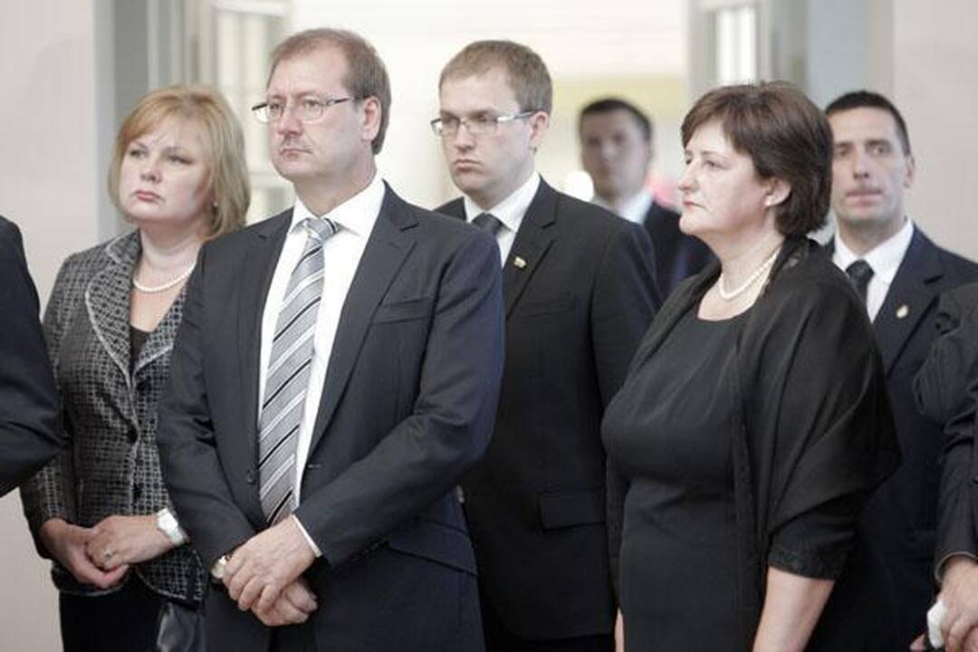 A.Brazausko laidotuvės - gedulas išsisklaido už kampo