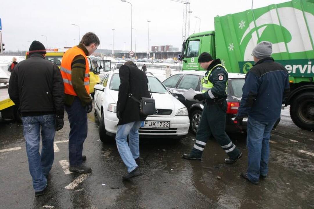 Vilniuje per avariją šalia „Akropolio“ nukentėjo du vaikai