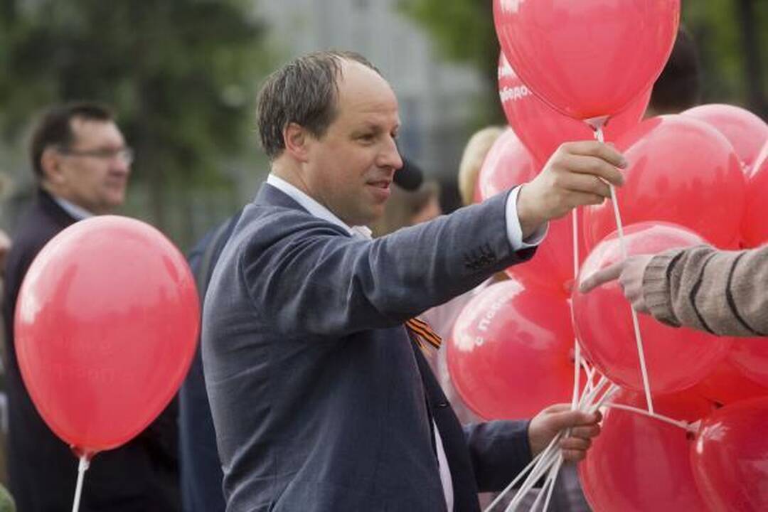 Veteranų eitynes Vilniuje lydėjo priešiški šūkiai (papildyta 15.50 val.)