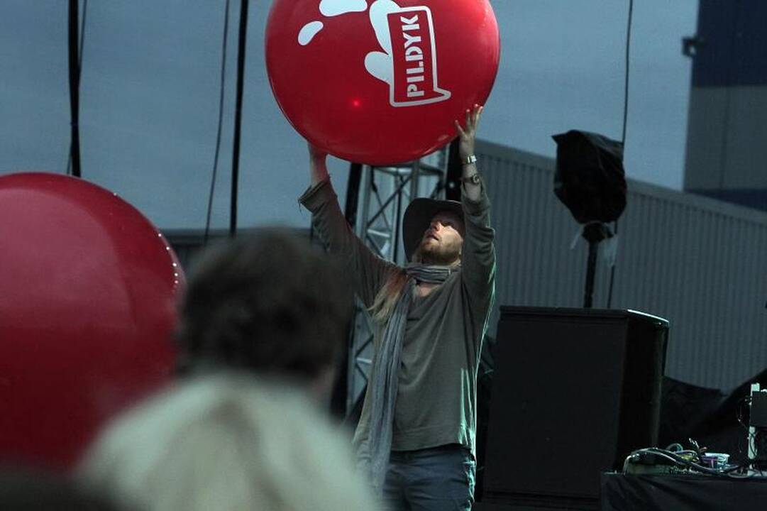Grupė „Hurts“ virpino festivalio dalyvių širdis