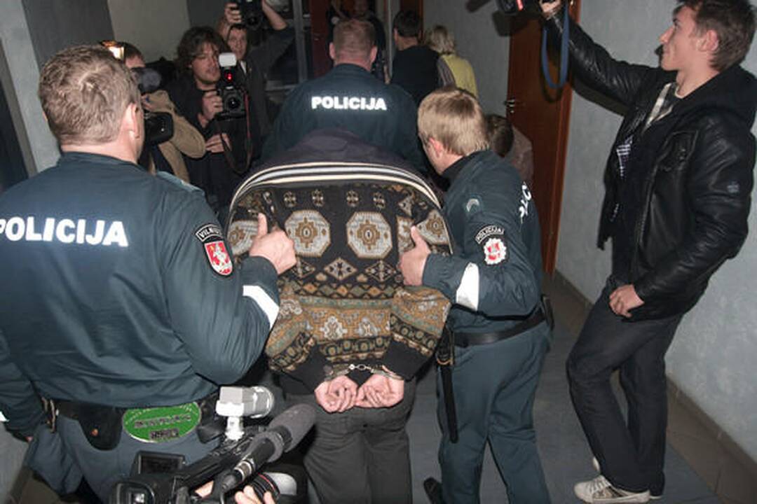 5 mergaites ir moteris išprievartavęs studentas suimtas 3 mėnesiams (papildyta)