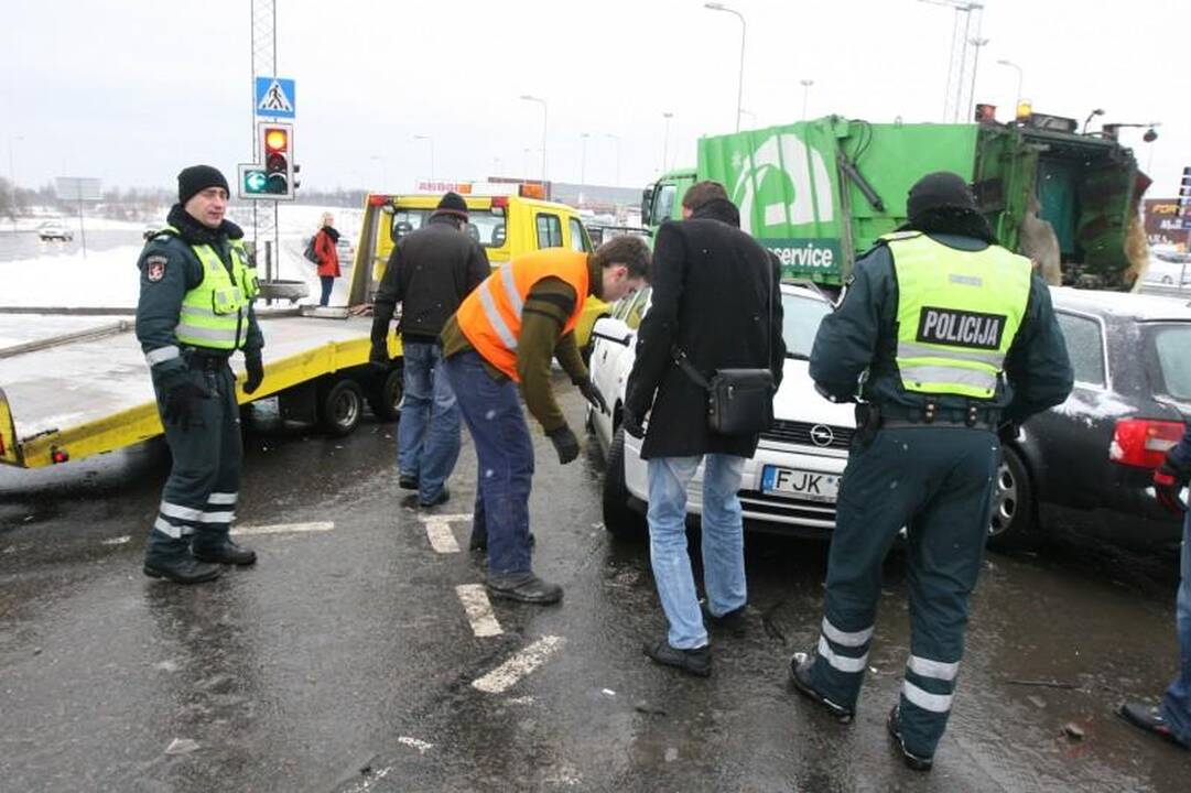 Vilniuje per avariją šalia „Akropolio“ nukentėjo du vaikai