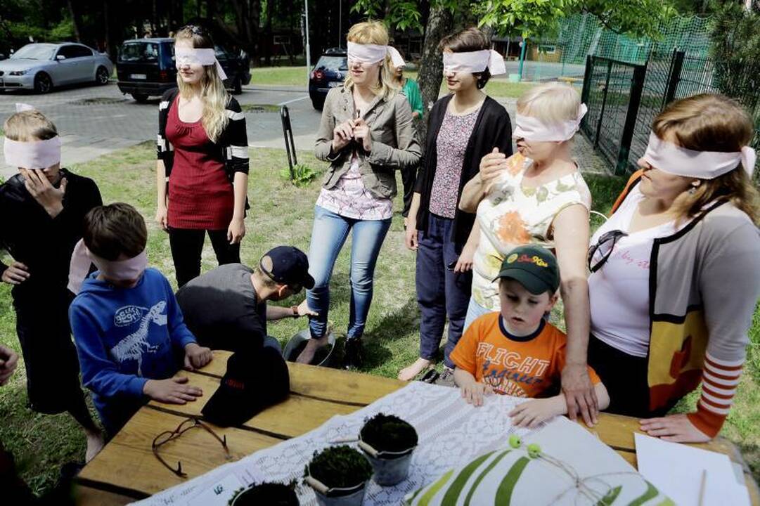 Silpnaregiai vaikai pažino kvapų pasaulį