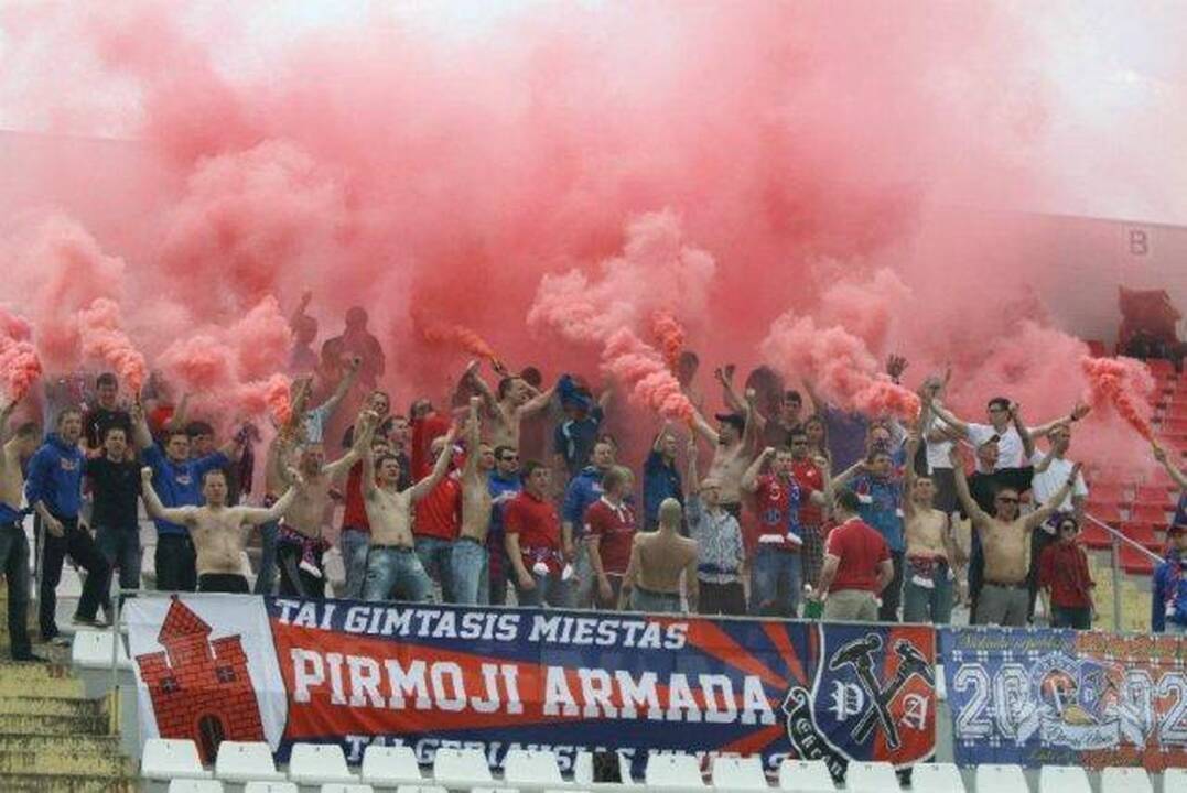 Pažintis iš arčiau: aistringiausios futbolo fanų grupuotės