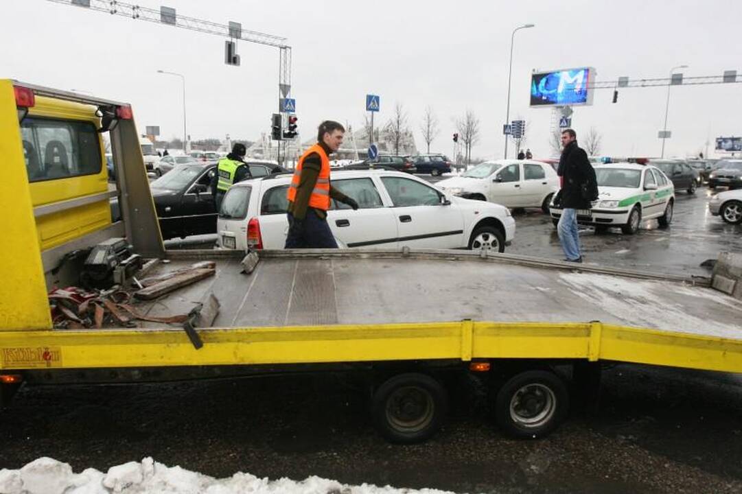 Vilniuje per avariją šalia „Akropolio“ nukentėjo du vaikai