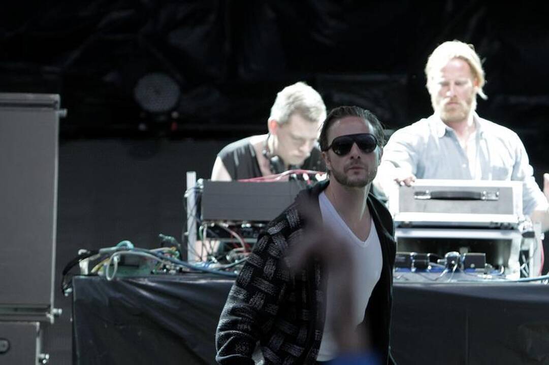 Grupė „Hurts“ virpino festivalio dalyvių širdis
