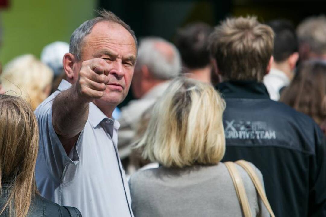 Norint pasipildyti naująjį e.bilietą, tenka stovėti eilėje