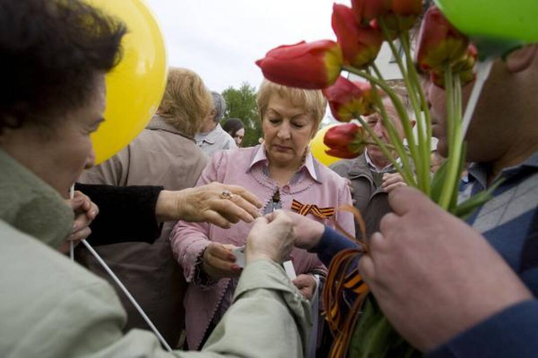Veteranų eitynes Vilniuje lydėjo priešiški šūkiai (papildyta 15.50 val.)