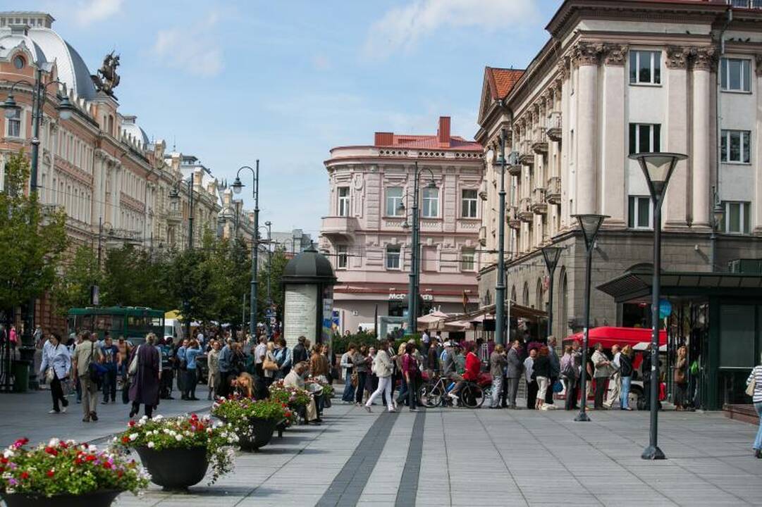 Norint pasipildyti naująjį e.bilietą, tenka stovėti eilėje