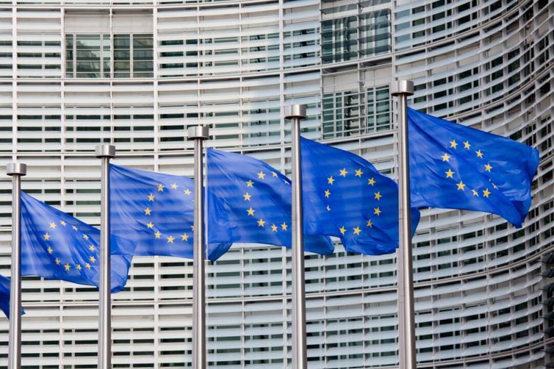 ES finansų ministrai nesusitarė dėl žlungančių bankų uždarymo