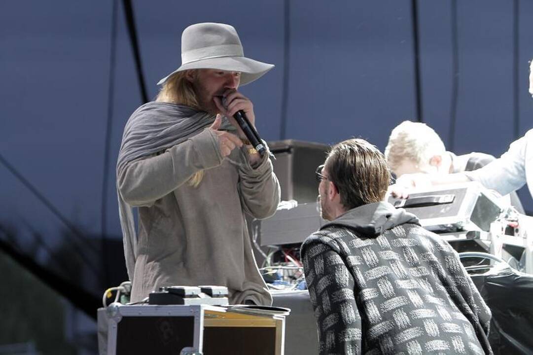 Grupė „Hurts“ virpino festivalio dalyvių širdis