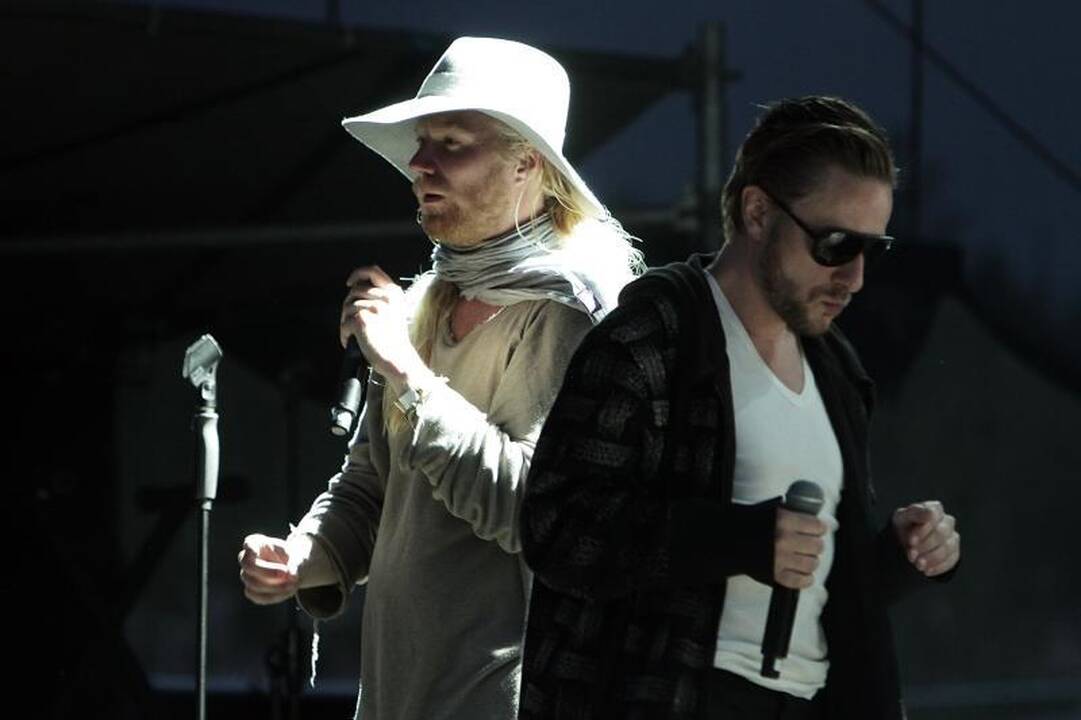 Grupė „Hurts“ virpino festivalio dalyvių širdis