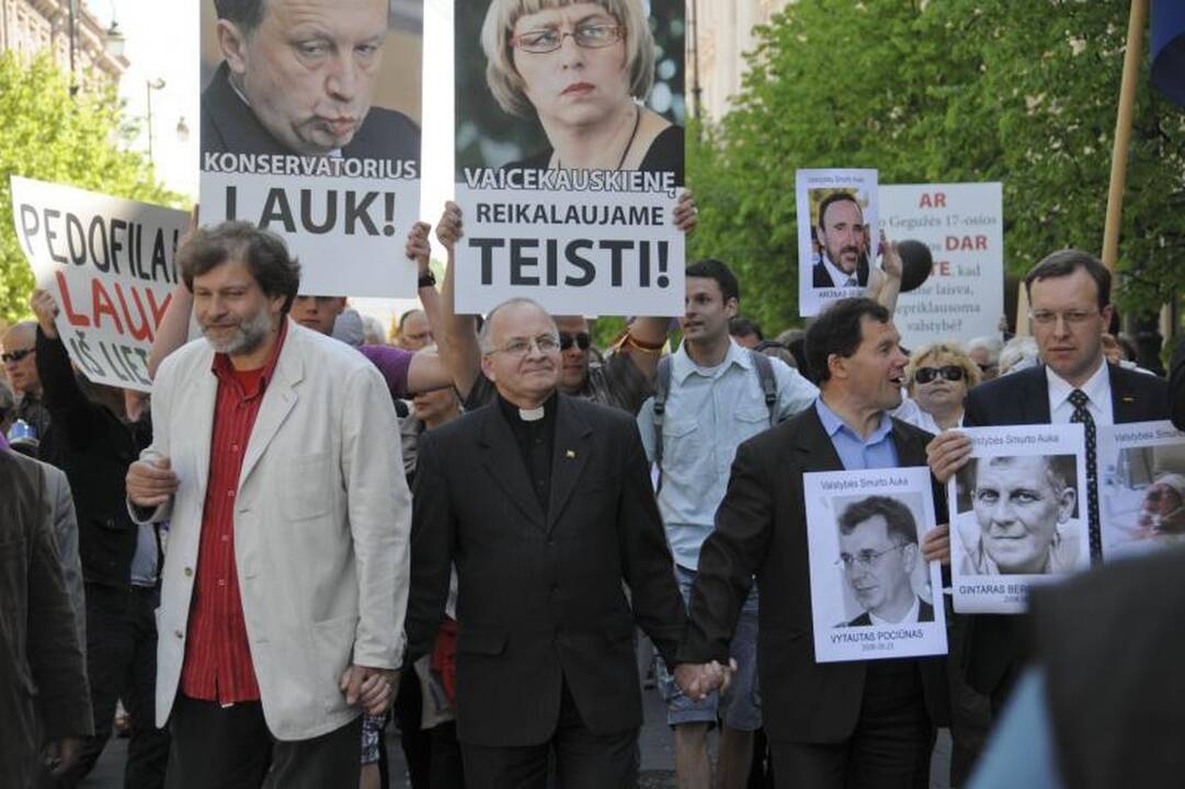 Vilniuje į mitingą rinkosi žmonės, sujaudinti vaiko likimo