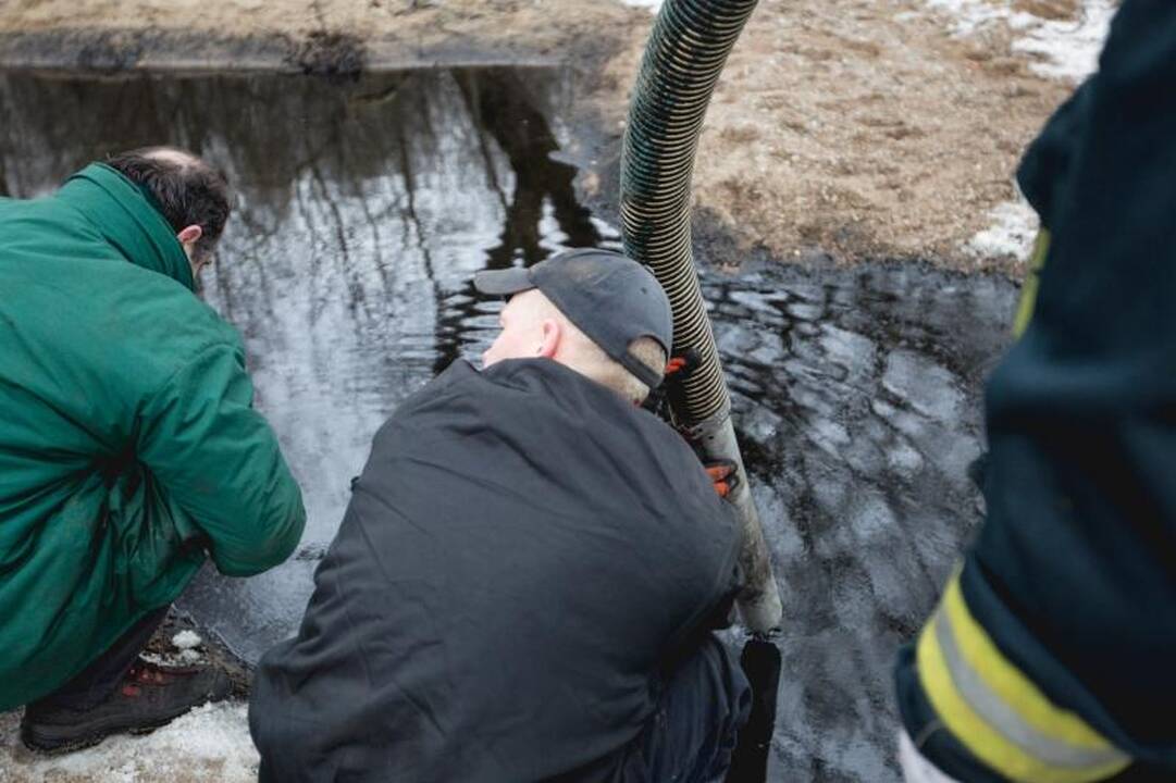 Į Kauno marias        išsiliejo teršalai 