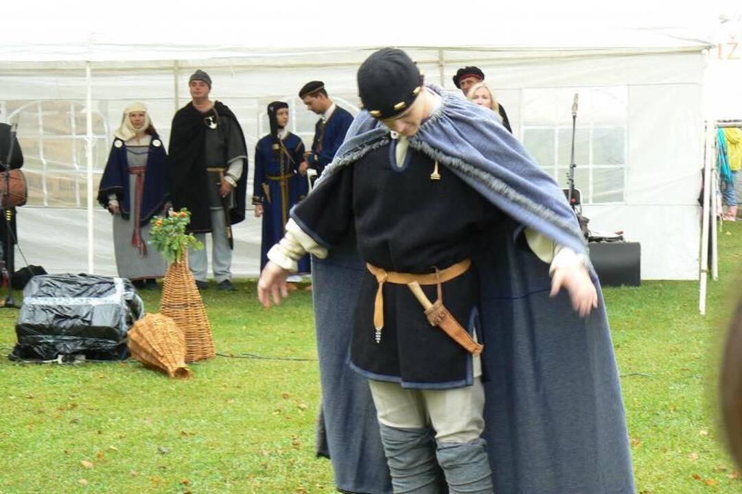 Festivalio dalyvius pakerėjo įspūdingi kuršių kostiumai