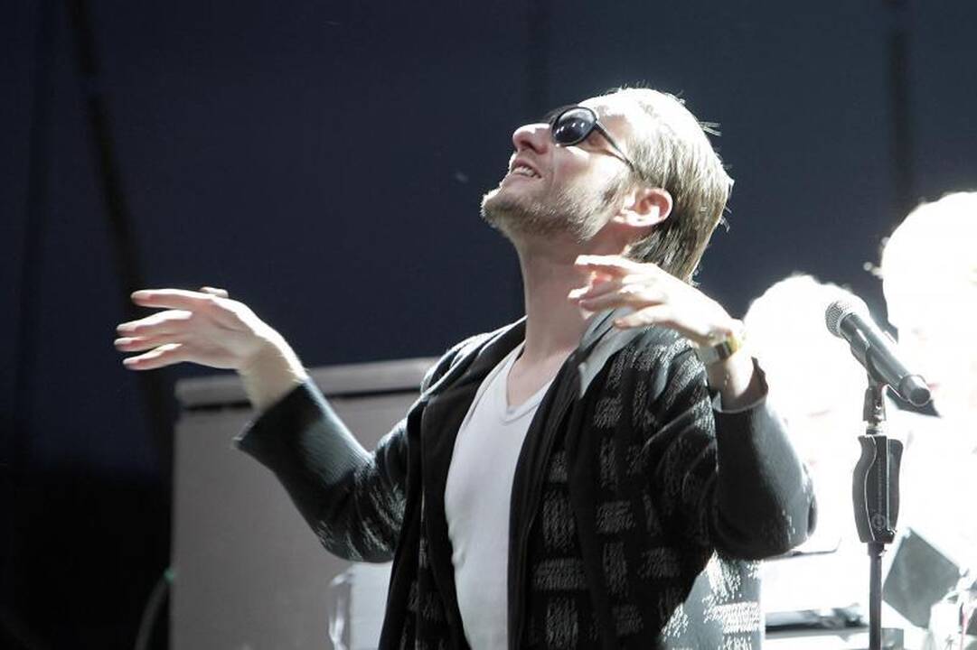 Grupė „Hurts“ virpino festivalio dalyvių širdis