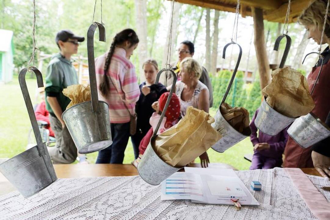 Silpnaregiai vaikai pažino kvapų pasaulį